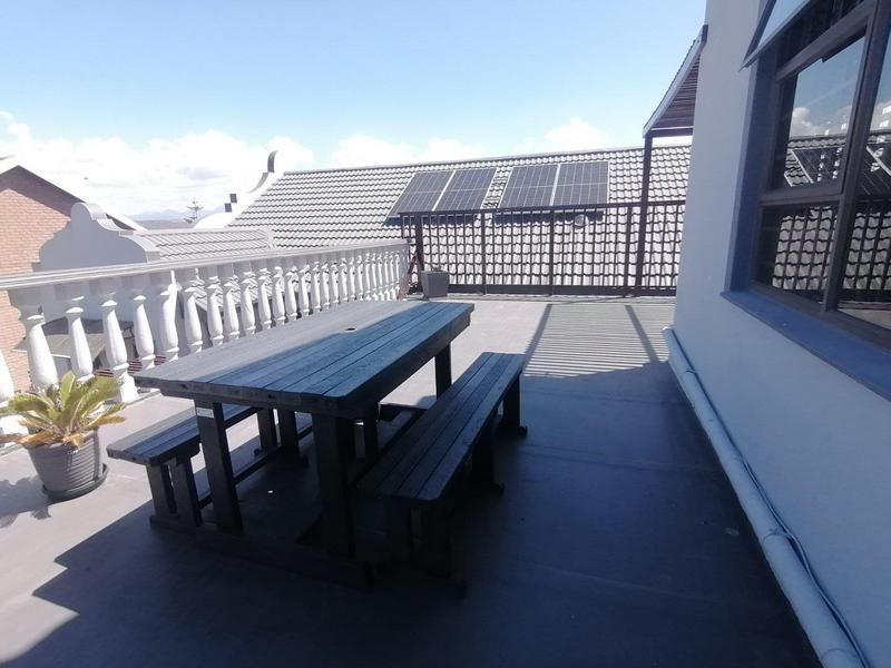 5 Bedroom Property for Sale in Fraaiuitsig Western Cape